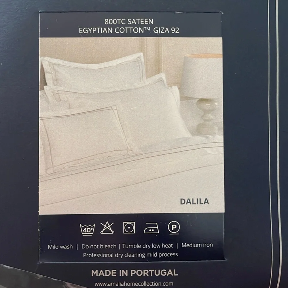 Amalia Home Collection Dalila Queen Duvet Cover in White and Silver